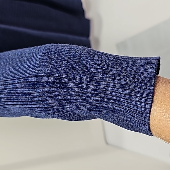 Women's Cardigan - Picture 5 of 8